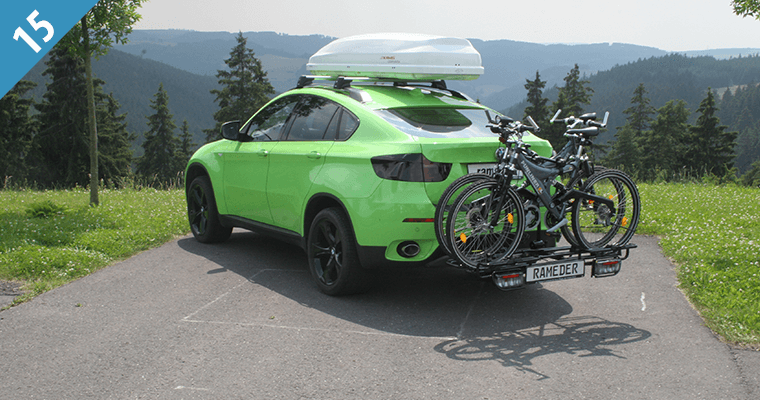 PKW mit Dachbox und Fahrradträger PKW mit Dachbox und Fahrradträger