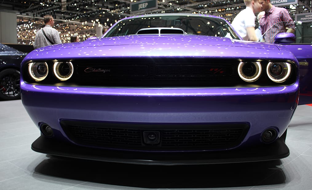Natürlich waren auch wieder einige Veredler vertreten. Dabei kamen auch einige schöne Frontansichten, wie bei diesem Dodge Charger, zustande.