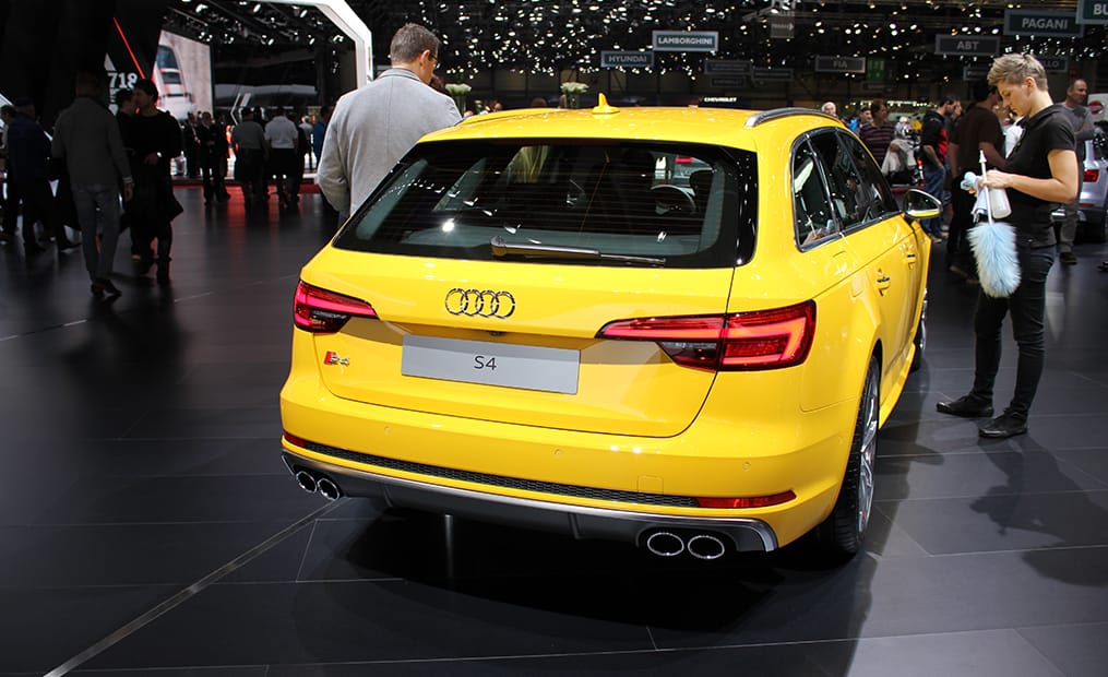 Der Audi S4 Avant ist ab Sommer 2016 für ca. 61.150 Euro erhältlich und hat wie die Limousine 354 PS unter der Haube.