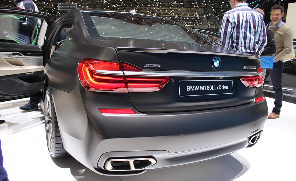 Das zukünftige Topmodell des 7er leistet 600 PS und ein maximales Drehmoment von 800 Nm. 166.300€ ruft BMW hierfür auf.