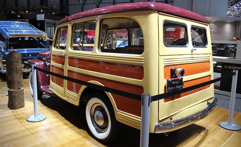 Der Jeep Willys Station Wagon ist schon ein Traum von einem Oldtimer. Wo findet man heute noch solch ein Design?