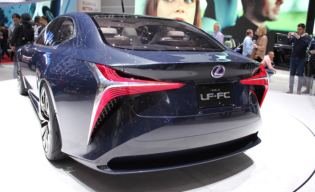 Mit dem LF-FC gibt Lexus einen Ausblick auf die nächste Generation des LS. Der Allradantrieb erfolgt dann per Brennstoffzelle.