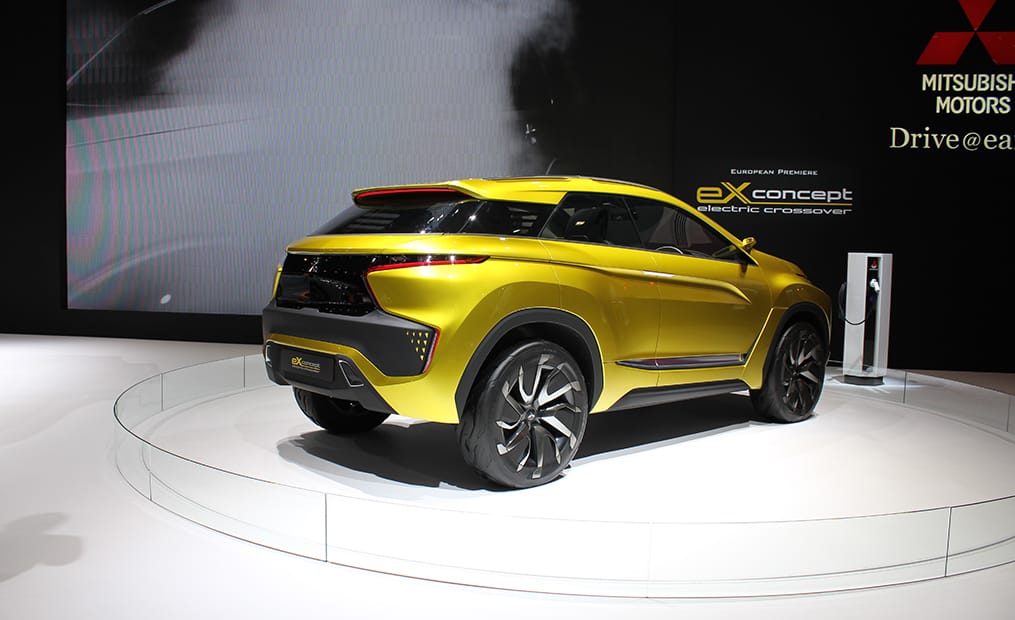 Der mit Allrad ausgestattete Mitsubishi eX Concept ist eine Kreuzung zwischen Kombi und Kompakt-SUV und soll eine Reichweite von ca. 400 km aufweisen.