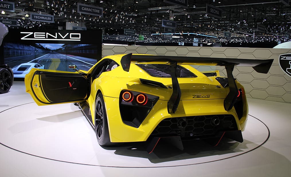 Bei diesem Trackday-Concept der dänischen Sportwagenschmiede liegt die Leistung bei 1104 PS, jedoch ist der Zenvo TSR um 300 kg leichter als bei der Basis TS1.