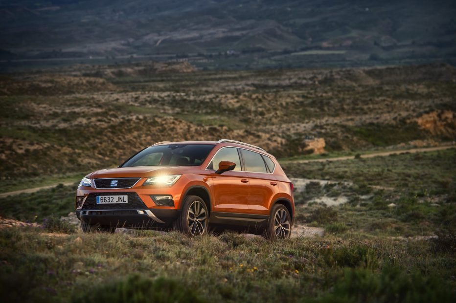 Feldwege sind ebenfalls das Revier des SEAT Ateca